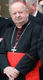 Kard. Stanisław Dziwisz został skrytykowany za kontakty z PO