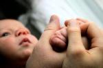 Na zwiększenie uprawnień rodzicielskich pracownicy ojcowie muszą jeszcze poczekać kilka miesięcy, jeśli nie rok
