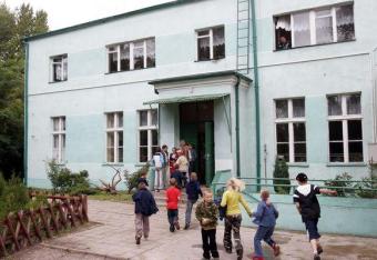 Samorządy chcą zamknąć 400 szkół