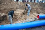 Zasadą jest, że gdy gmina buduje kanalizację, wodociągi, drogę czy inną infrastrukturę, to może mieszkańców – właścicieli i użytkowników wieczystych nieruchomości – obciążyć częścią kosztów