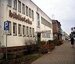 Człuchowska placówka  imponuje  rozmachem  w działaniu,  ale straszy  elewacją.  Bibliotekarze  liczą, że sukces w rankingu „Rz” zmobilizuje  samorząd  do remontu