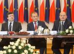 Donald Tusk w sprawach europejskich jest po prostu niekompetentny – pisze publicysta (na zdjęciu premier z Jose Manuelem Barroso i Mikołajem Dowgielewiczem w Warszawie, 8.07.2011 r.)