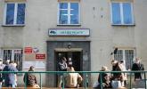 W tym roku do urzędów pracy trafi dwa razy mniej pieniędzy niż w 2010 r.