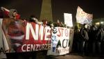 Internauci zamierzają protestować do czasu, aż rząd wycofa podpis pod umową. Na zdjęciu manifestacja przeciwników ACTA w Łodzi, 3 lutego