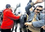 Wtorkowy protest przed parlamentem w Atenach