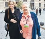 Marie Collins (z prawej), gdy miała 13 lat, została zgwałcona przez księdza