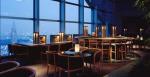 W barze hotelu Park Hyatt Tokyo spotkali się bohaterowie 