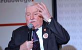 Wałęsa: Nie przyjechałem motorówką do stoczni