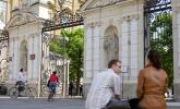 Absolwenci studiów liczą na 2 tys. zł na rękę