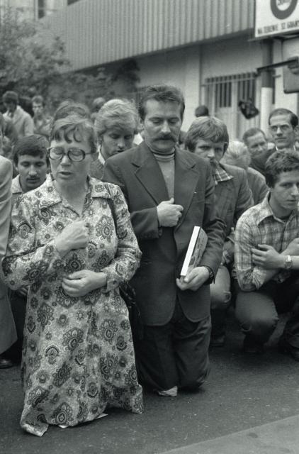 Zdjęcie Wałęsy z Anną Walentynowicz
