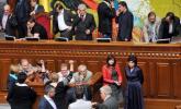 Ukraina. opozycja blokuje parlamentarną trybunę