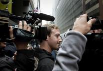Zuckerberg sprzedał akcje Facebooka
