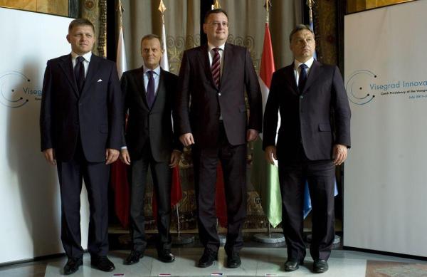 Premierzy Słowacji - Robert Fico,Polski - Donald Tusk, Czech - Petr Necas i Węgier - Viktor Orban w czasie spotkania Grupy Wyszehradzkiej. 