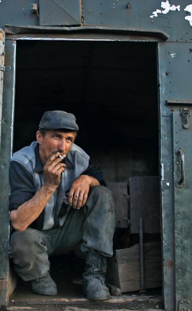 Leśnicy często jeżdżą do pożarów w tajdze. Ci obiecali, że zabiorą nas następnego dnia do gaszenia palącego się od kilku już dni ognia. Rankiem okazało się, że pożar wygasł. Samoistnie.