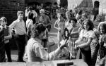 *Janusz Markiewicz rozpoczął pracę na Barbakanie jesienią 1973 roku. Dwa lata później zrobił mu zdjęcie nasz fotoreporter Jakub Ostałowski. Po 35 latach sfotografował go ponownie