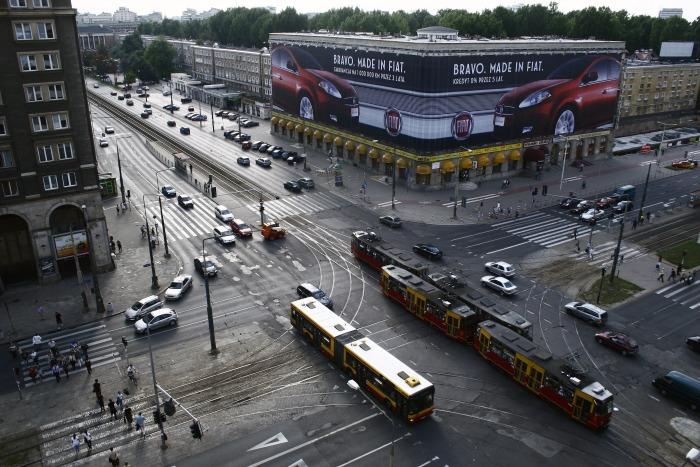 Warszawa. Skrzyżowanie Al. Solidarności i Jana Pawła II.