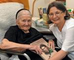 Irena Sendlerowa z autorką książki o niej, i zarazem konsultantką scenariusza filmu „Historia Ireny Sendler” Anną Mieszkowską
