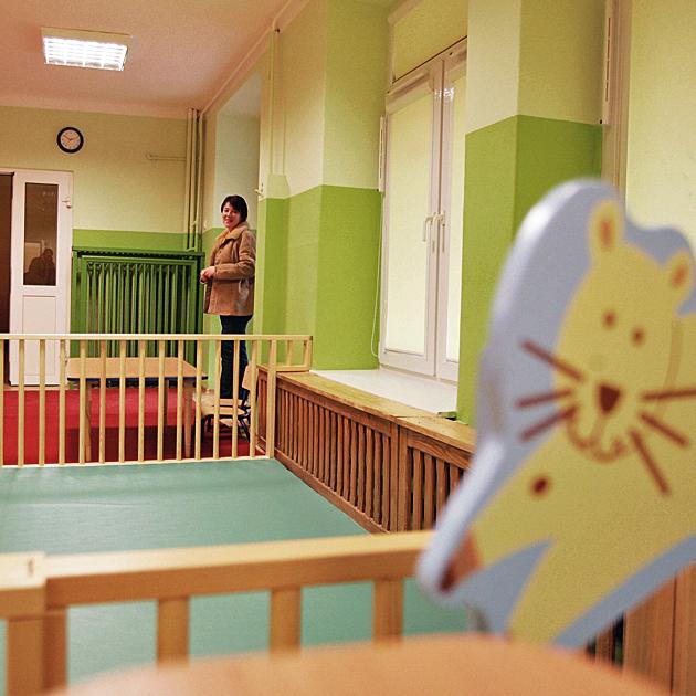 *Mimo że miniżłobek przy  ul. Koszykowej nie został jeszcze otwarty, w kolejce czeka już ponad  130 dzieci. Placówka  może przyjąć 50 z nich