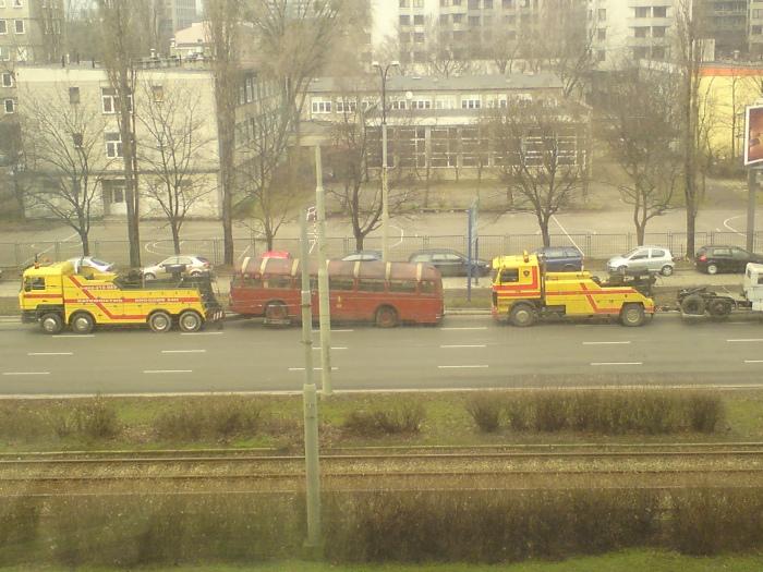 W środę dawną Fabrykę Norblin, w której mieściło się Muzeum Przemysłu, opuściły jedne z pierwszych eksponatów. Stare i zniszczone pojazdy odholowane zostały do podwarszawskiego oddziału muzeum w Chlewiskach.