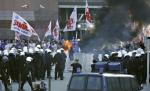 Podczas manifestacji przed Złotymi Tarasami doszło do starć z policją