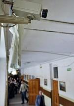 Decydując się na konkretną szkołę, rodzice powinni zwrócić uwagę na to, jak uczniom zapewnia się bezpieczeństwo