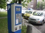 Na ulicach stoją parkomaty i kierocy płacą 