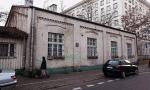 Trudno doszukać się wartości estetycznych.  Za to budynek przy  ul. Chmielnej z lat 80.  XIX w. ma dużą wartość historyczną 