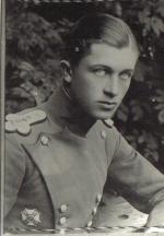 Jerzy Sosnowski w mundurze rotmistrza 8. Pułku Ułanów Księcia Józefa Poniatowskiego – w czasie wojny polsko-bolszewickiej m.in. dowodził szwadronem karabinów maszynowych. W kolejnych latach: major kawalerii WP, oficer Oddziału II Sztabu Generalnego, w latach 1926–1934 kierował w Niemczech placówką polskiego wywiadu