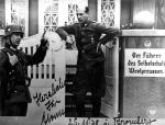 Ludolf von Alvensleben przed kwaterą główną Selbstschutz Westpreussen przy ul. Wyspiańskiego w okupowanej przez Niemców Bydgoszczy, 1939 r.