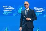 Andrzej Duda miał zaangażować się m.in. w negocjowanie budowy elektrowni jądrowej po stronie Amerykanów. Było to widoczne w czasie Szczytu Trójmorza w Dubrowniku w kwietniu