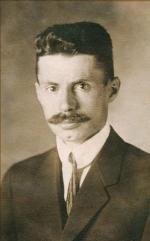 Wiaczesław Łypiński (Wacław Lipiński) (1882–1931) Mimo że polski ziemianin, to uważał się za Ukraińca. Konserwatysta. Zwolennik hetmanatu. Jeden z twórców konserwatywnej Ukraińskiej Partii Demokratyczno- -Włościańskiej (UDChP). Po przewrocie hetmańskim wstąpił do służby państwowej, otrzymując funkcję ambasadora Państwa Ukraińskiego w Austro-Węgrzech. Później na emigracji.