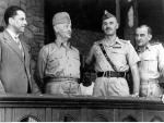 Tadeusz Romer, Władysław Sikorski, Władysław Anders i Tadeusz Klimecki podczas podróży inspekcyjnej Naczelnego Wodza na Bliskim Wschodzie, 1943 r.