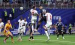 Lautaro Martinez strzela gola dającego Argentynie awans do drugiego finału mundialu z rzędu