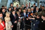 Mateusz Morawiecki wraz z członkami Rozwoju Plus ogłaszają w Sejmie powołanie własnego klubu