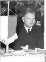 Bolesław Piasecki (1915–1979) – przywódca ONR „Falanga” w II RP; po wojnie: wieloletni prezes Stowarzyszenia „Pax”. Na zdjęciu: na zjeździe Unii Chrześcijańsko-Demokratycznej, lata 50.
