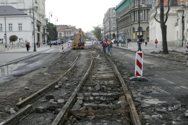 Stare tory tramwajowe na Krakowskim Przedmieściu. 31.08.2007 r.