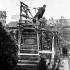 *Pomnik Paskiewicza (stał przed dziesiejszym Pałacem Prezydenckim) – za zgodą władz niemieckich został rozebrany w 1917 r.