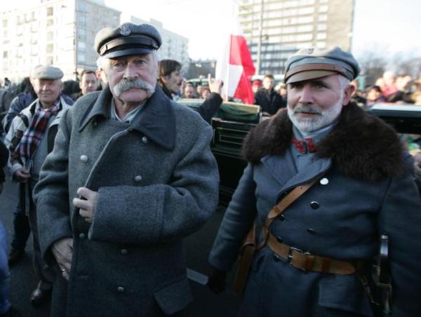 Marszałek Piłsudski (Janusz Zakrzeński) w Warszawie.