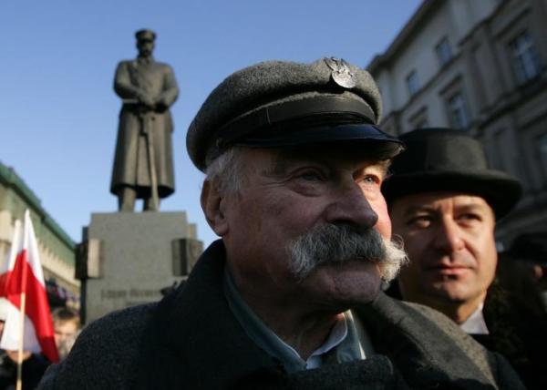 Marszałek Piłsudski (Janusz Zakrzeński) w Warszawie.