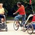 Specjalne wózki dziecięce bardzo szybko zamienić można  w rowerową przyczepkę.  W zależności od modelu, można w nich wozić nawet dwie pociechy