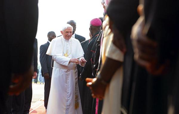 *Dla Watykanu wizyta papieża Benedykta XVI w Afryce ma bardzo duże znaczenie ze względu na szybko rosnącą  społeczność katolicką na tym kontynencie 