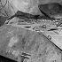 *Sierpień 1947 r. W ruinach Poczty Głównej stoi uwięziony „Chwat”  – zdobyte na Niemcach działo samobieżne 