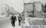 Zagadka na nowy tydzień. Zdjęcie pochodzi z 1960 r. Zrujnowany budyneczek został zaprojektowany przez Szymona Bogumiła Zuga jako glorietta flamandzka dla Izabeli z Czartoryskich Lubomirskiej