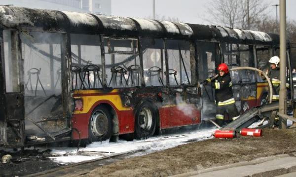 Pożar autobusu na trasie Łazienkowskiej