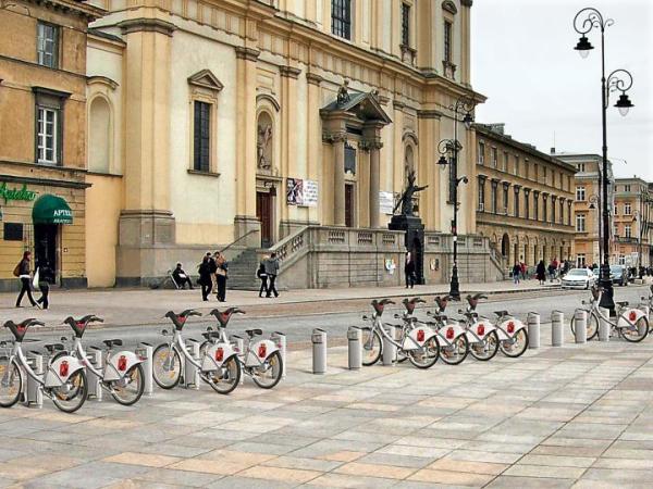 Miejskie rowery dla Warszawy. Podobne bicykle jeżdżą w Lyonie, Marsylii, Sewilli czy Brukseli