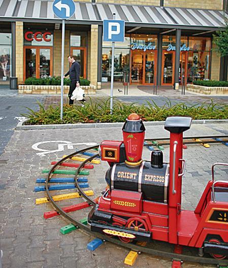 Na parkingu przy CH Skorosze jest 1000 miejsc, w tym tylko około 10 kopert 