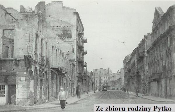 Ulica Trębacka - zdjęcie z 1946 roku. Późniejsze zdjęcie ulicy, która była na zdjęciu konkursowym 10 X.