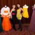 Małgorzata Dudek (po lewej) i Anna Dudek wraz z sukniami projektantki prezentowanymi podczas gali.