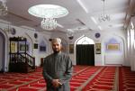 Nezar Charif z Centrum Kultury Islamu w Warszawie w stołecznym meczecie
