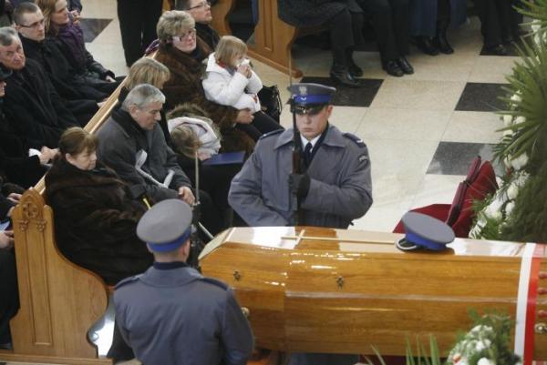 Andrzej Struj pozostawił żonę i dwie córeczki, które były dla niego wszystkim. Gdy podjął interwencję przeciwko wandalom wracał z zakupami dla nich: pościelą z księżniczkami i jaśkami  z misiami. Kończył właśnie urządzać pokój dla dziewczynek 